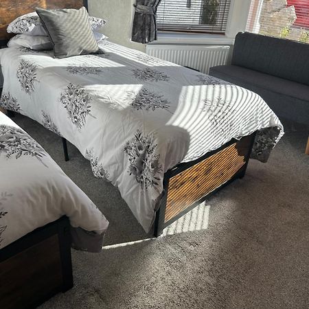Milton Lodge Уестън сюпър Меър Екстериор снимка