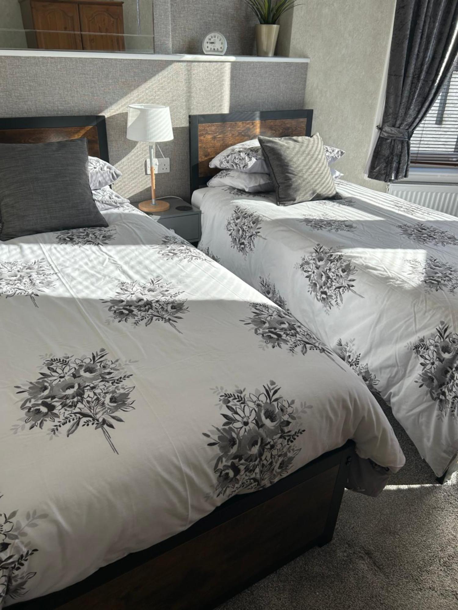 Milton Lodge Уестън сюпър Меър Екстериор снимка
